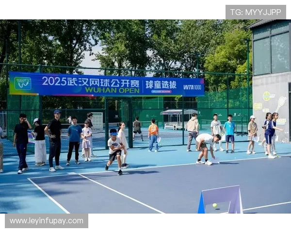 武汉网球队的节奏与风采解析:网球热点背后的故事与发展 武汉网球队的节奏与风采解析:网球热点背后的故事与发展