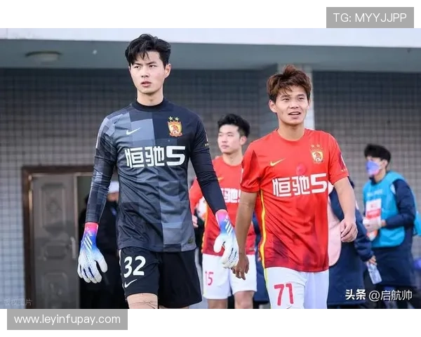 广州足球队比赛经验引发热议球迷与专家观点大碰撞